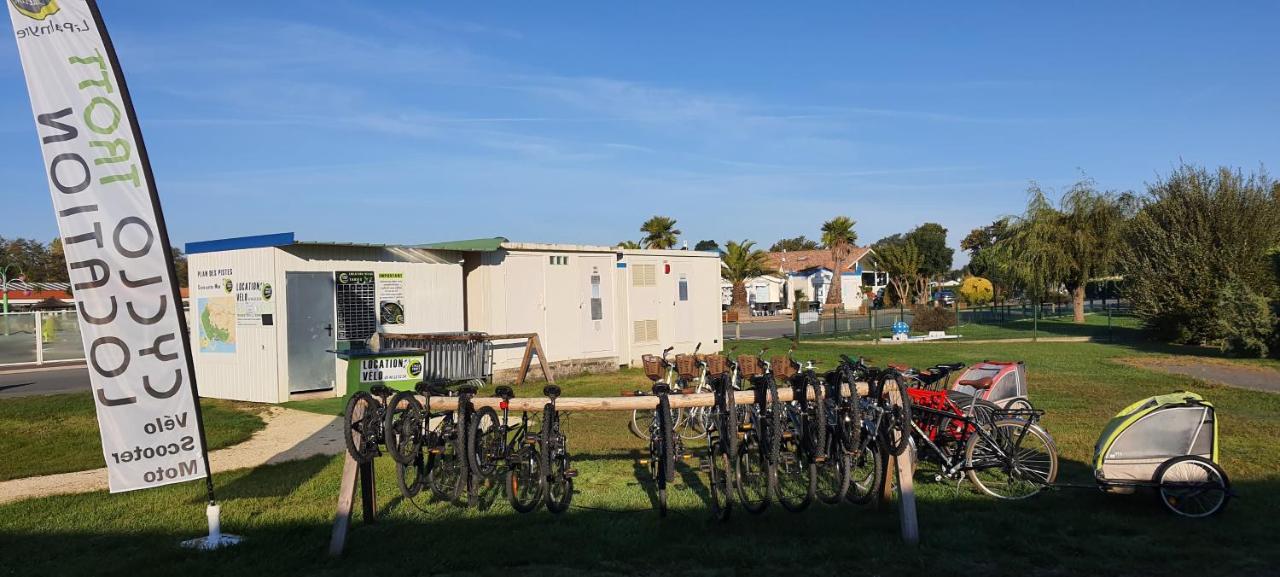Mobilhome 2Ch Climatise-Terrasse Fermee-4 Velos-Camping 4 Etoiles Les Charmettes Les Mathes Buitenkant foto